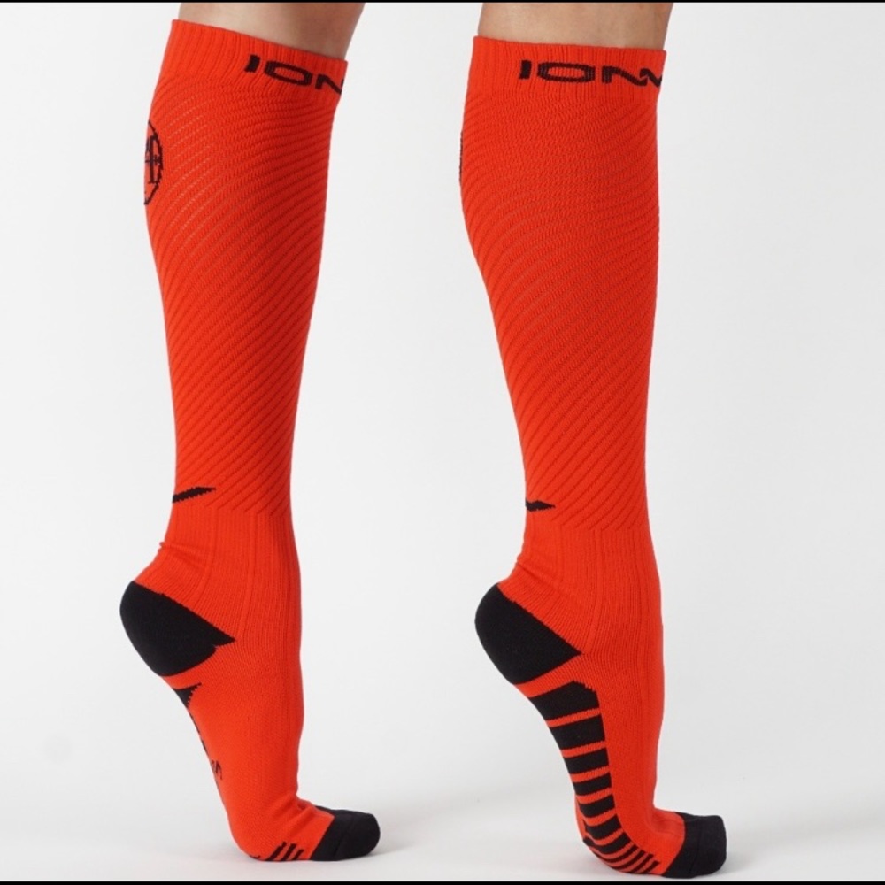 3 pairs of NEW sporty compression socks